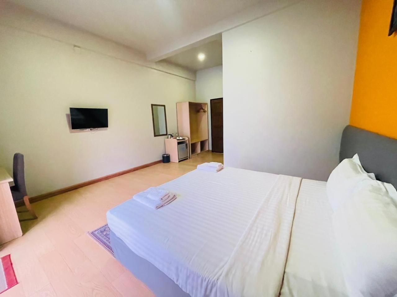 Wh Hotel & Service Apartment Thanlyin Exterior foto